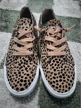 Blowfish Malibu sneakers Cheetah print